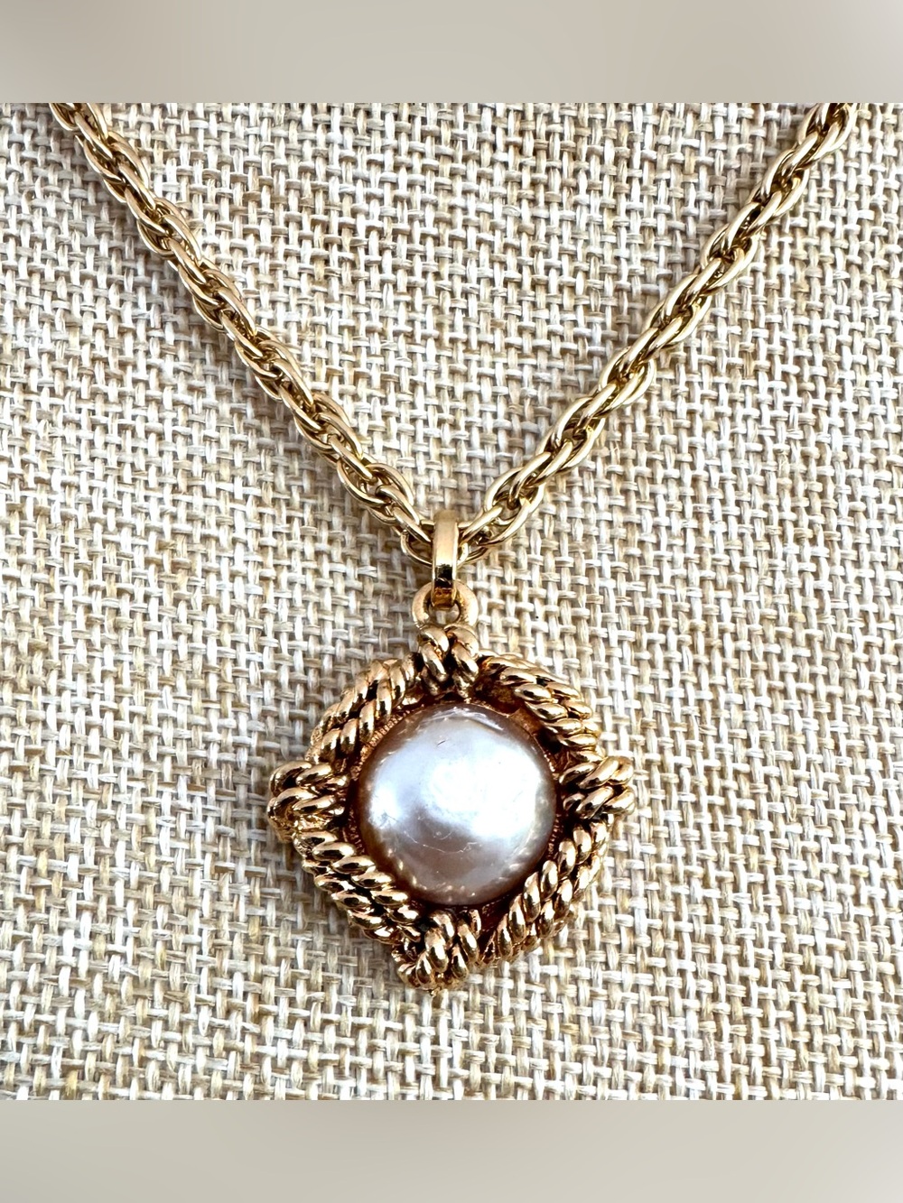 CHANEL Vintage Gold Faux Pearl Pendant Necklace Rope Detail 16” + COA